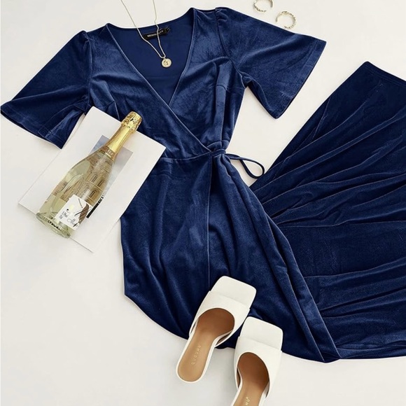 MEROKEETY Women's V Neck Wrap Velvet Maxi Dress Bell Sleeve Split Bridesmaid - Picture 5 of 10